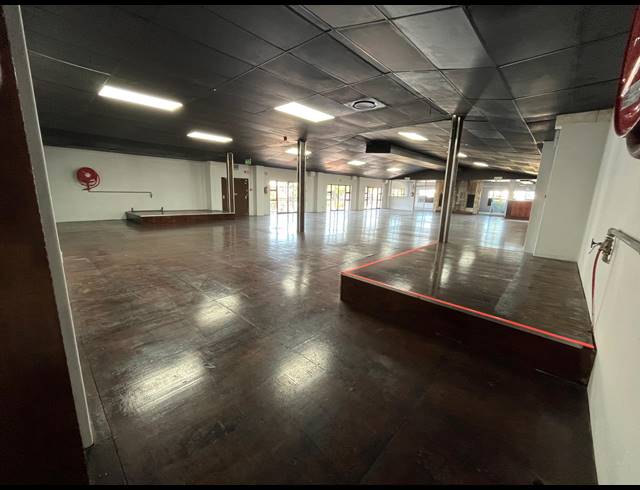 370M² BUSINESS TO LET IN PARKLANDS